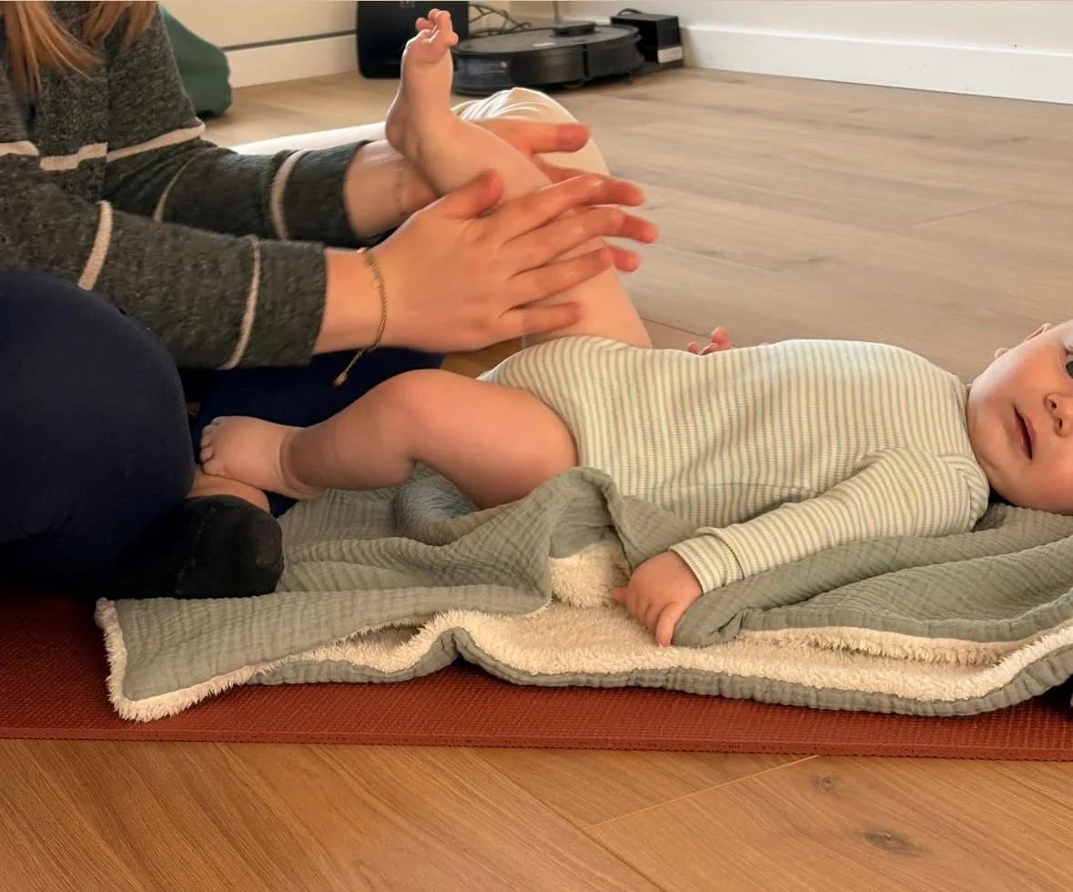 Massage bébé Shantala à domicile en Hainaut, Bulle de Naît'Sens